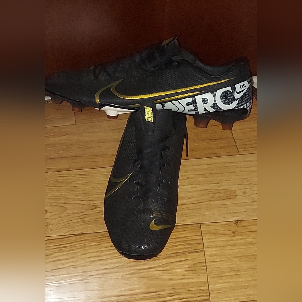 NIKE MERCURIAL CJ5620-991 ESSI 10 MEN'S BLACK SOCCER LACEUP CLEATS SIZE 12